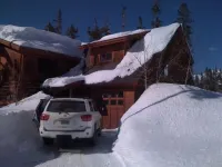 4 Bedroom Luxury Ski in/ Ski Out Powder Ridge Cabin W/ Hot Tub