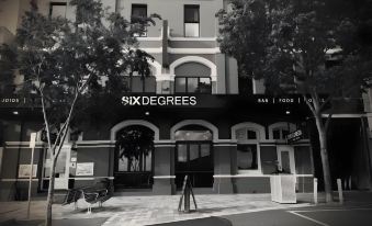 Six Degrees Boutique Hotel