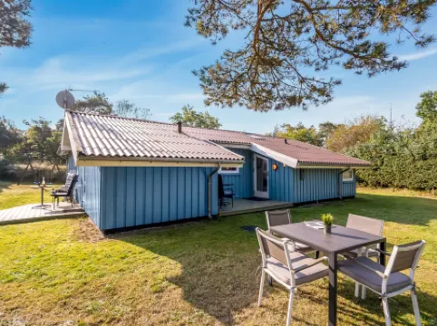 "Amai" - 100m from the Sea