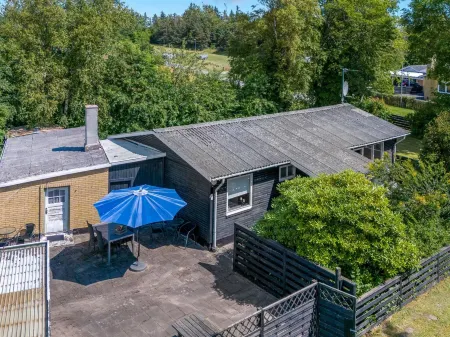 "France" - 5km from the sea Отели в г. Bindslev