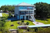 Secluded Seabrook Waterfront Home w/ Patio!