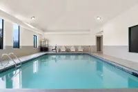 Comfort Inn & Suites - Swimmingpools