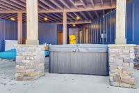 Lakefront Gem: Dock & Hot Tub in Jacksboro - Boutique