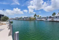 Waterfront Venture Out Home Hotels in Cudjoe Key