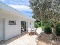 Villa in Pouzols with Private Pool & Vineyards