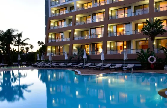 佩斯塔娜阿爾沃公園公寓酒店