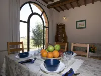 Tuscan Hilltop Farm Stay