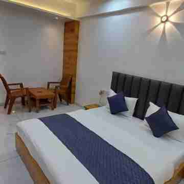 Hotel the Grand Jashi Residency Rooms