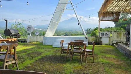 Crazy Steak Villa Resort & Spa Отели в г. Junrejo