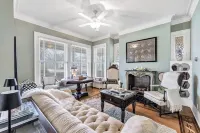 Grand Suite in B&B Historical 1896 Georgian Revival Manor in Green Bay