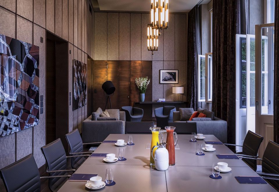 소/ 베를린 다스 슈트의 멋진 건물 외관 또는 인테리어