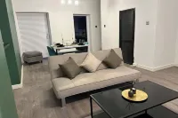 House - Sleeps 5 - Garden - Parking Hotels in Bridgend