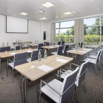 Best Western Premier CHC Airport