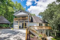 Blue Ridge Lake Home w/ Hot Tub in Morganton! - Boutique
