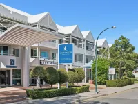 Broadwater Resort Como Hotels near Como