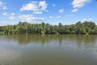 New! The Breeze at Lake Hartwell house w/ Dock