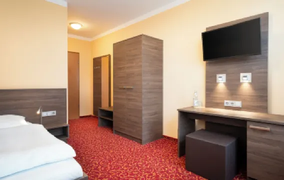 Ates Hotel Lampertheim Hotels near Luther Memorial