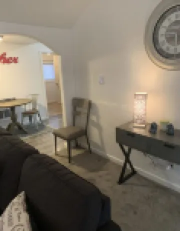 Cute Bungalow w/ garage Downtown Redmond - 4 guests