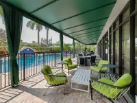 Hampton Inn West Palm Beach Florida Turnpike - Parking