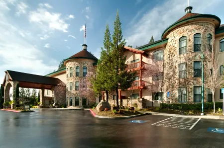 Hilton Santa Cruz/Scotts Valley Отели в г. Фелтон