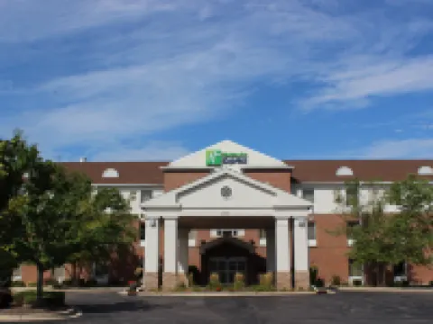 Holiday Inn Express & Suites CHICAGO-ALGONQUIN by IHG Hotels in Algonquin