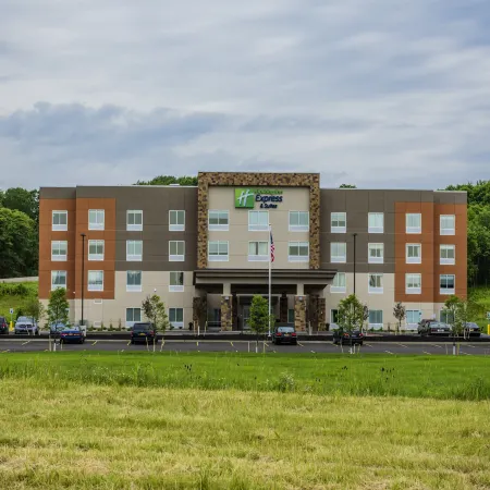 Holiday Inn Express & Suites JAMESTOWN by IHG