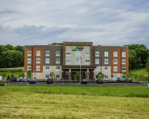Holiday Inn Express & Suites JAMESTOWN by IHG Hotels in Chautauqua County