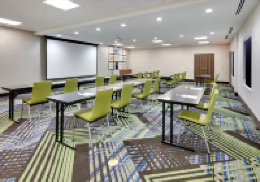 Holiday Inn Express & Suites PLANO - THE COLONY by IHG