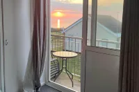 Villa - Sleeps 6 - Pets Ok - Pool - Parking