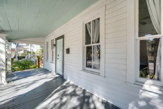 Charming 100-Year-Old Home < 1 Mi to Downtown
