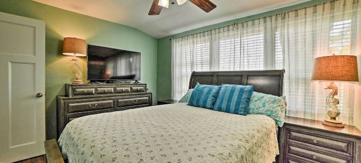 Bayfront Deck: 'Casa Pescadores' Rockport Escape Hotels in Aransas County