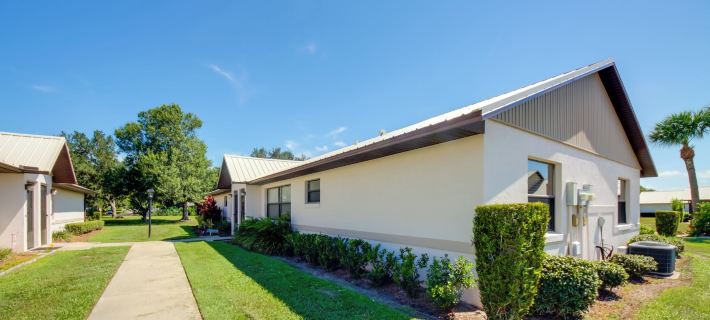 Screened Porch + Pool Access: Cozy Sebring Condo Hotels in Sebring