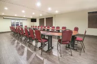 La Quinta Inn & Suites by Wyndham Laredo Airport