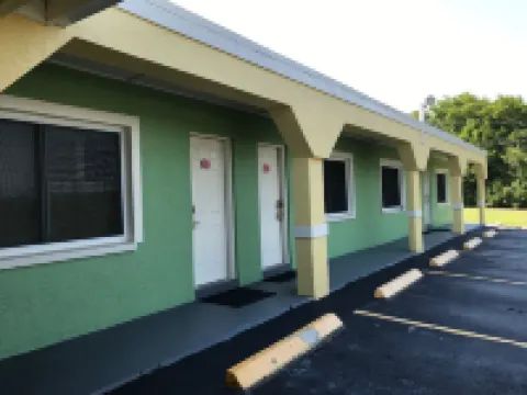 Apollo Inn - Cocoa Hotels in Sharpes