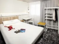 Ibis Pontarlier โรงแรมในดูบส์