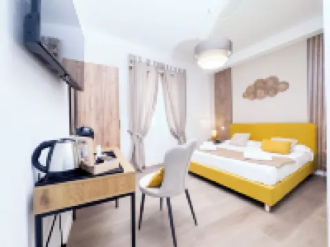Sister's House