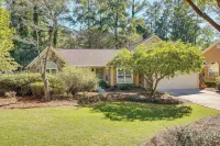 2 Mi to Ksu: Family Home w/ Games, Near Parks - Wifi