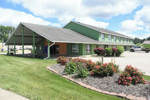 Timber Motel Hotels in Clinton