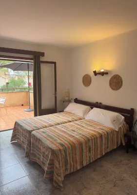 빌라 로렌소 산타니 Can Lis 주변 호텔