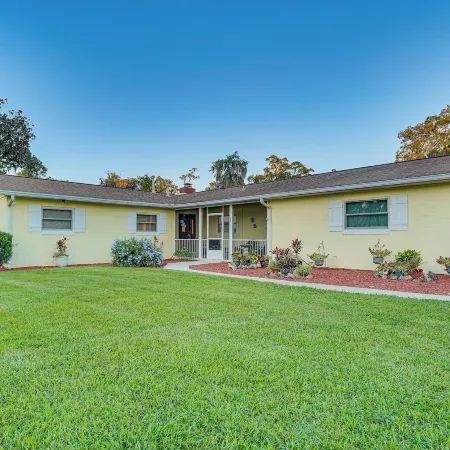Walkable Historic District Gem: 2 Mi to Dtwn Ocala