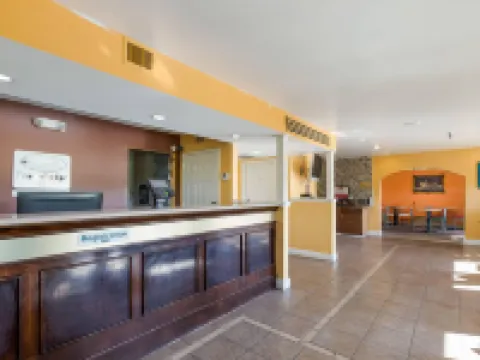 Econo Lodge Inn & Suites Brooks - Louisville South Hotels in Hillview