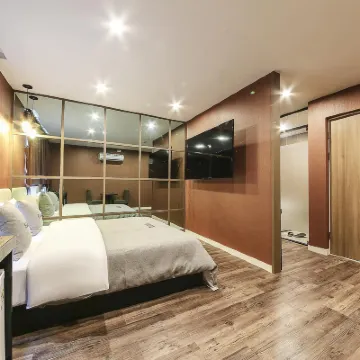 Ulsan Ilsan Louis Hotel Hotels near Wolbongsa
