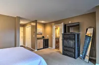 Cozy Bellaire Condo w/ Balcony - 3 Mi to Skiing! - 3-Star