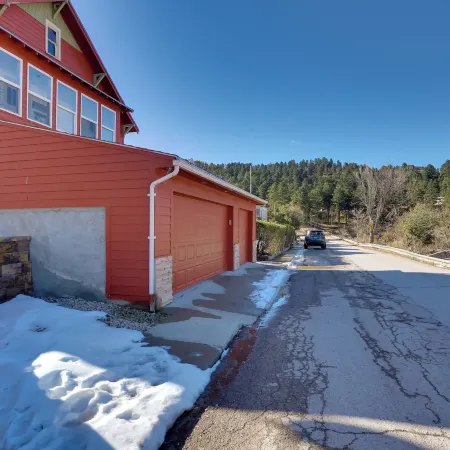 Lead Home w/ Free Wifi ~ 5 Mi to Terry Peak!