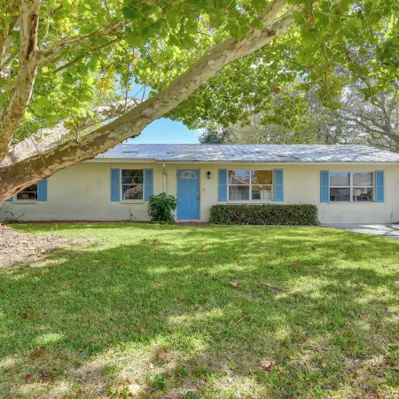 3 Mi to Riverwalk Pet-Friendly Home with Yard!