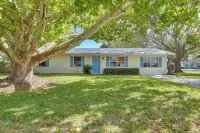 3 Mi to Riverwalk: Pet-Friendly Home w/ Yard! - spa