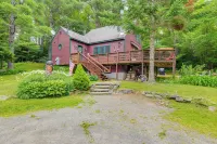 Honey Paws Inn Wilmington Home 6 Mi to Mount Snow - Pet friendly