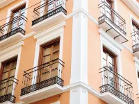 Honest Hotel Granada Hotels near Sacromonte