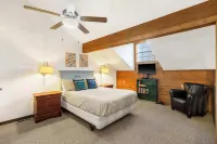 Rustic Shore Cabin Stay for 6 - Chalets