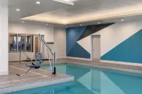 Hyatt Place Toronto Airport - Pools